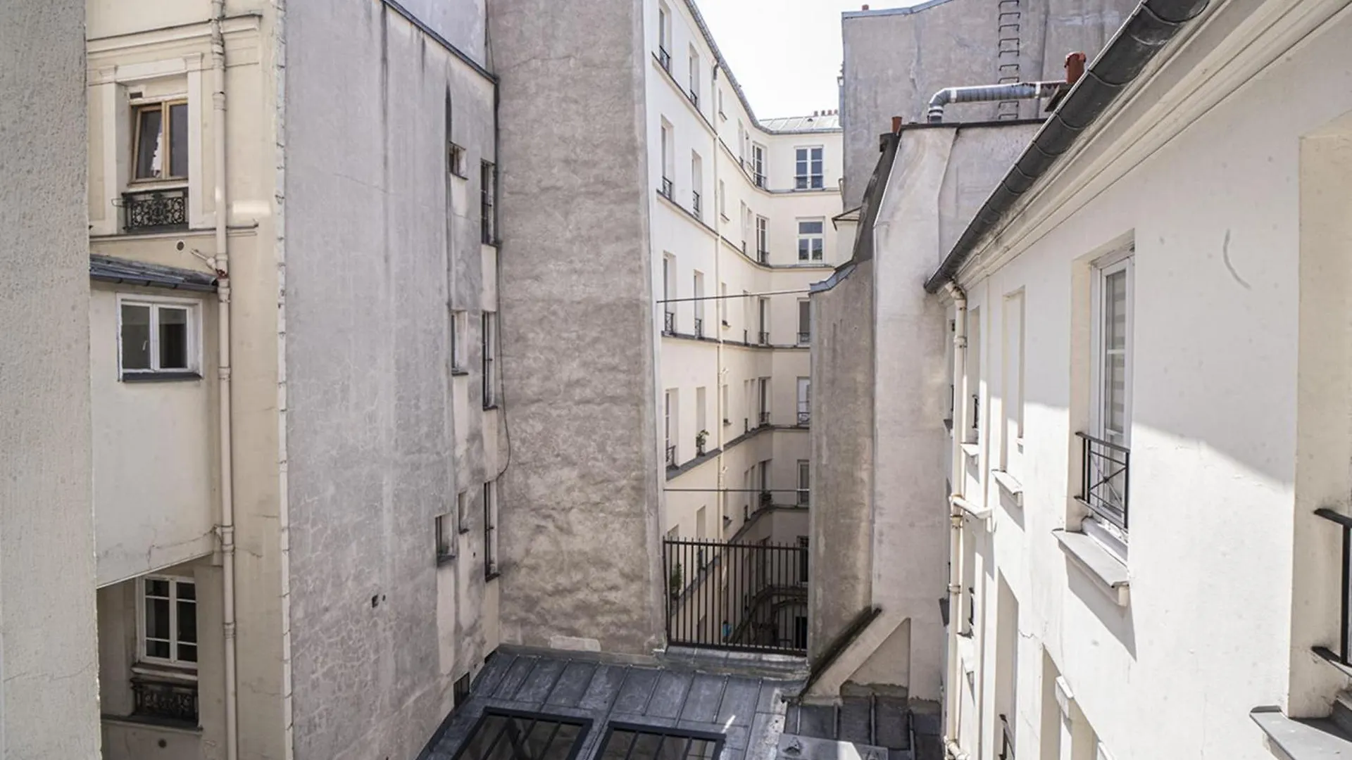 Apartment Comfortable And Bright 50 M In Paris 10Th